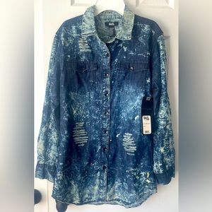 Denim Stonewashed Long Sleeve Shirt With Frayed Accents. Women’s Large. NWT